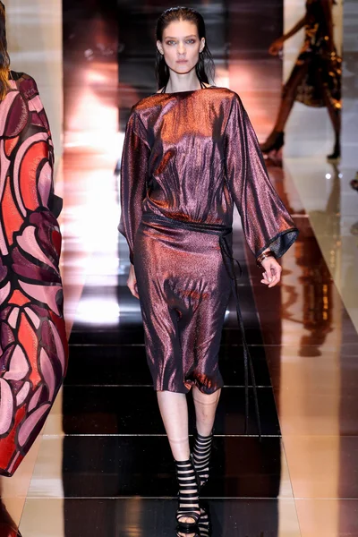 Look 30
